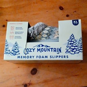 Cozy Mountain Memory Foam Slippers. XL